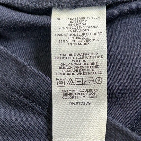 ANN TAYLOR NWT Sleeveless V Neck Blouse Navy Sz L Stretch - Picture 6 of 8